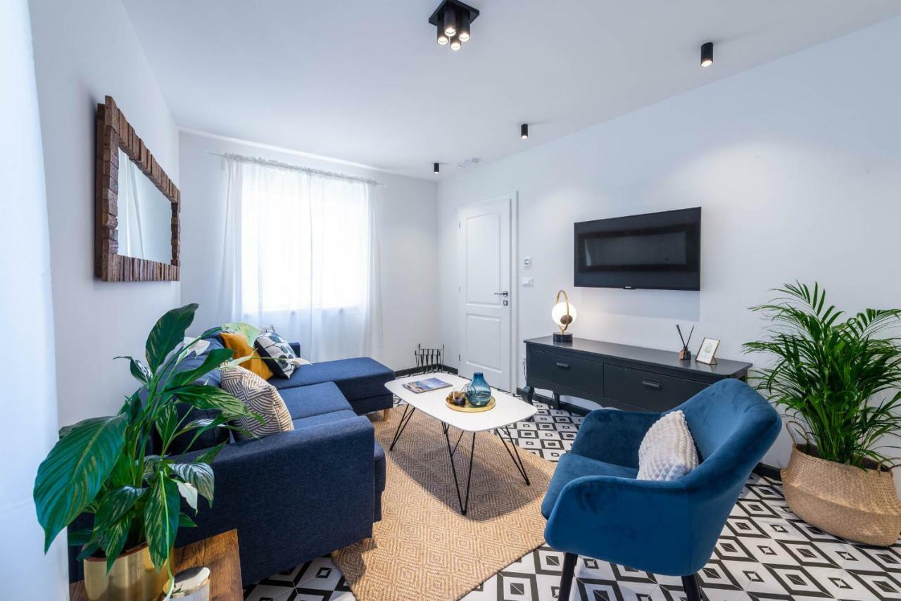 Sun And Stone Apartment ซัฟทัท ภายนอก รูปภาพ