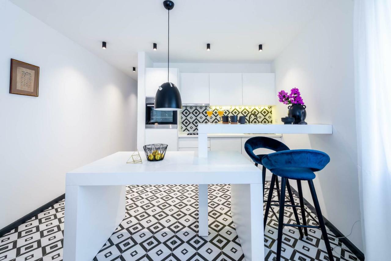 Sun And Stone Apartment ซัฟทัท ภายนอก รูปภาพ