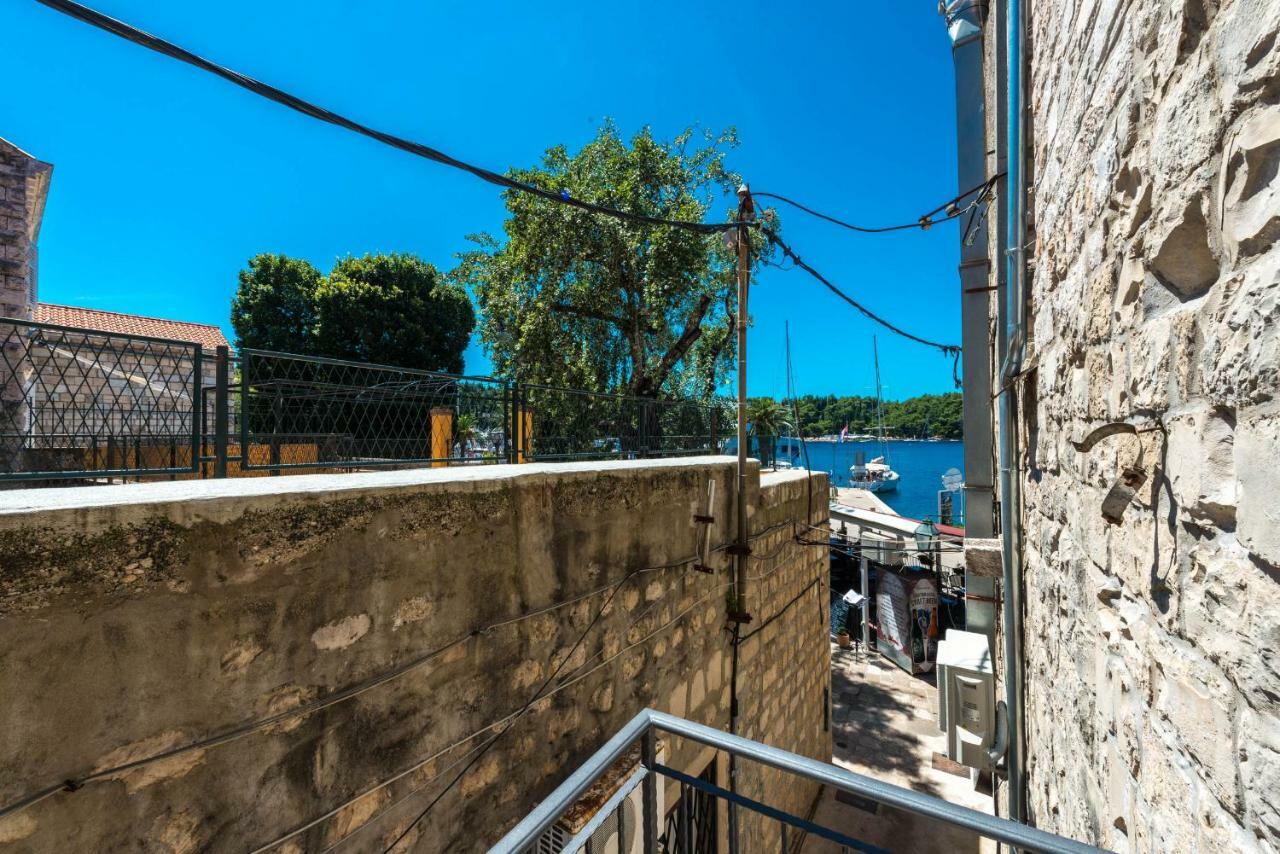Sun And Stone Apartment ซัฟทัท ภายนอก รูปภาพ