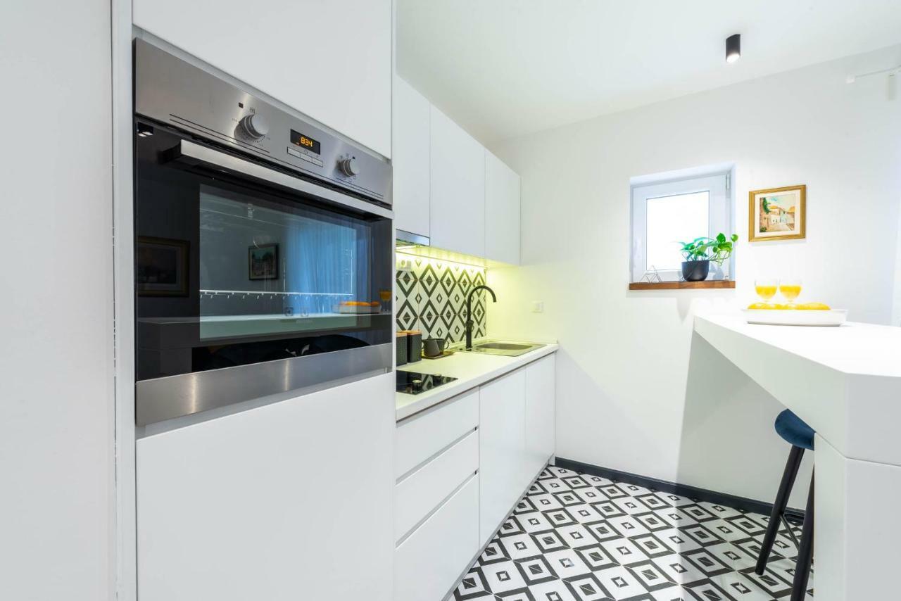 Sun And Stone Apartment ซัฟทัท ภายนอก รูปภาพ