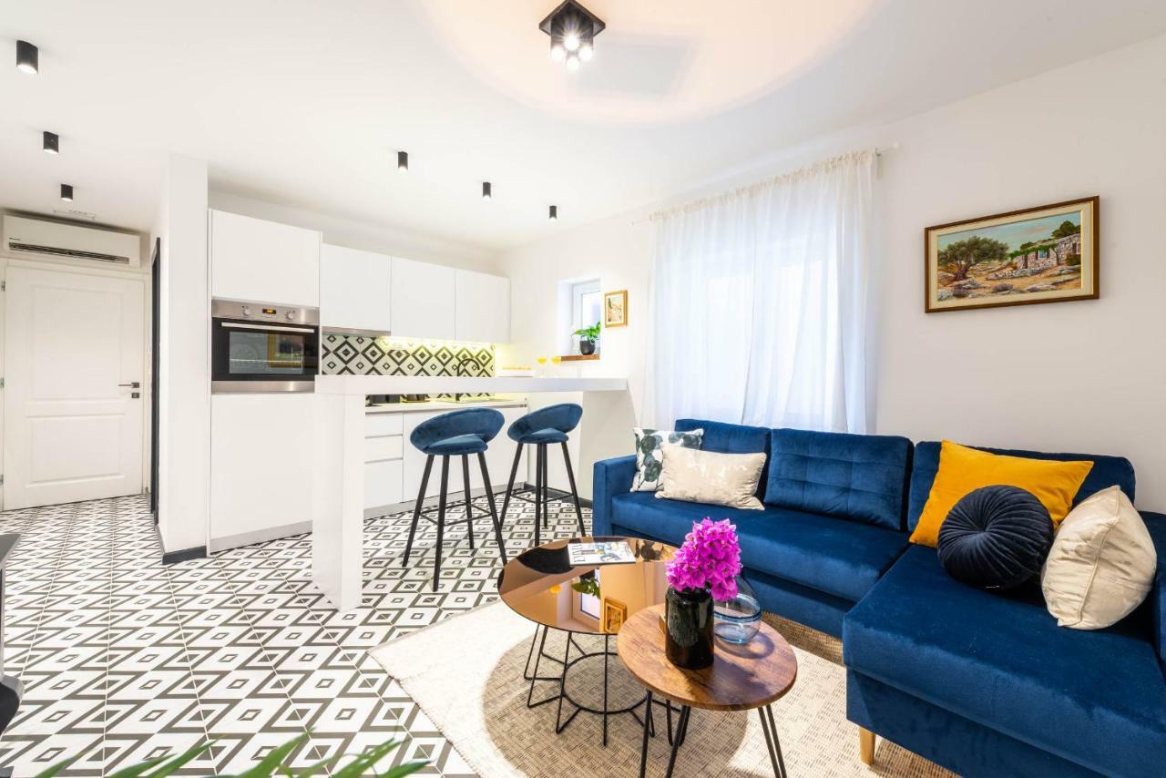 Sun And Stone Apartment ซัฟทัท ภายนอก รูปภาพ