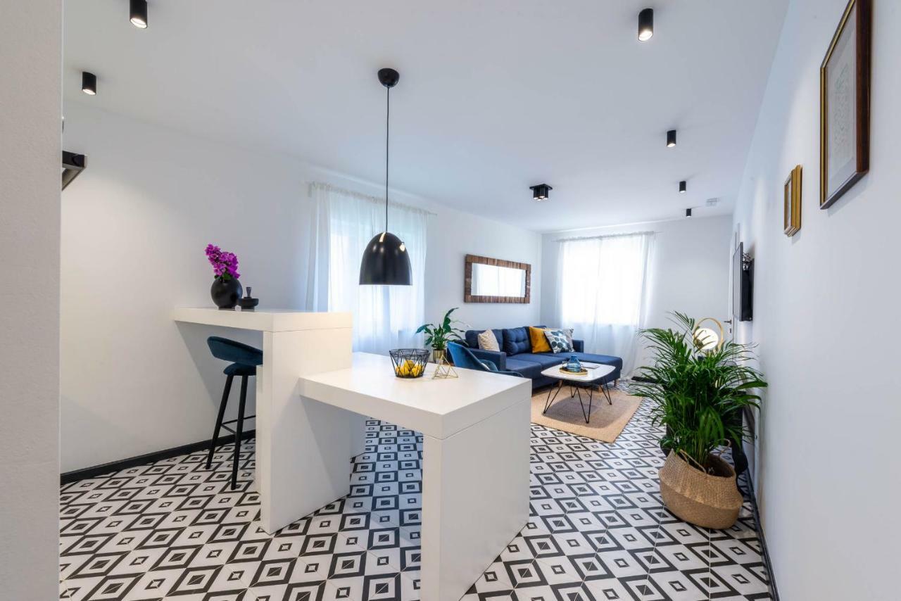 Sun And Stone Apartment ซัฟทัท ภายนอก รูปภาพ